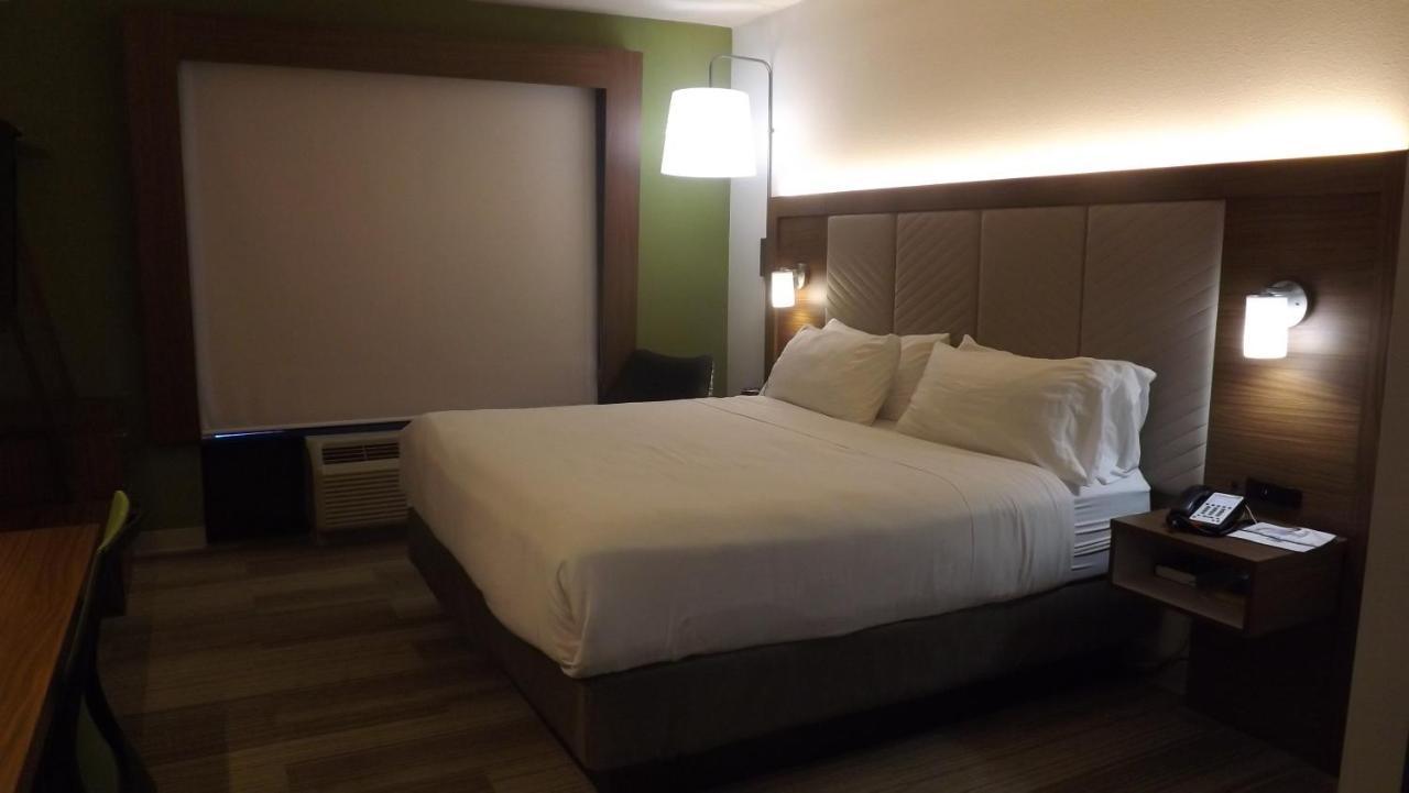 Holiday Inn Express & Suites Dyersburg By Ihg Exterior foto