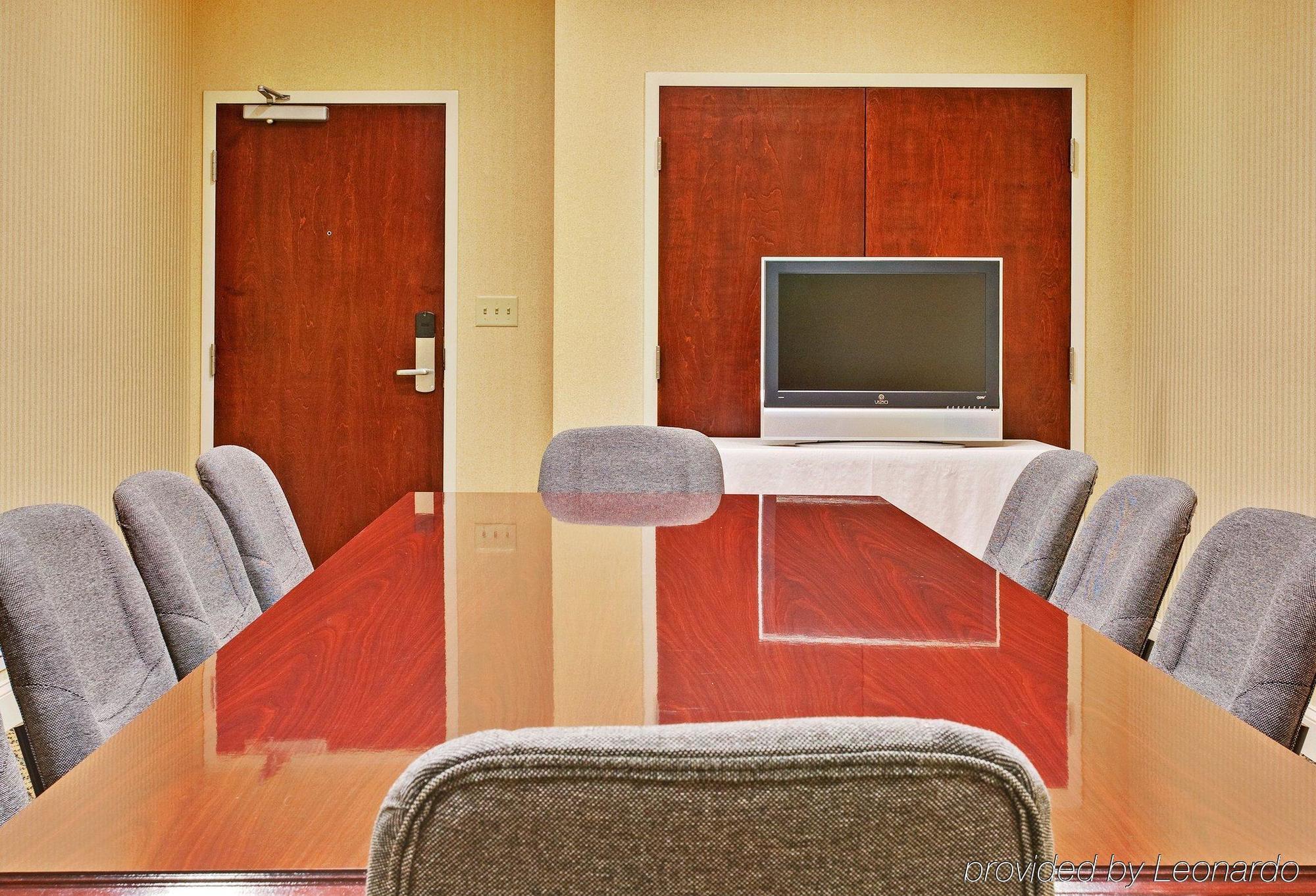 Holiday Inn Express & Suites Dyersburg By Ihg Facilidades foto