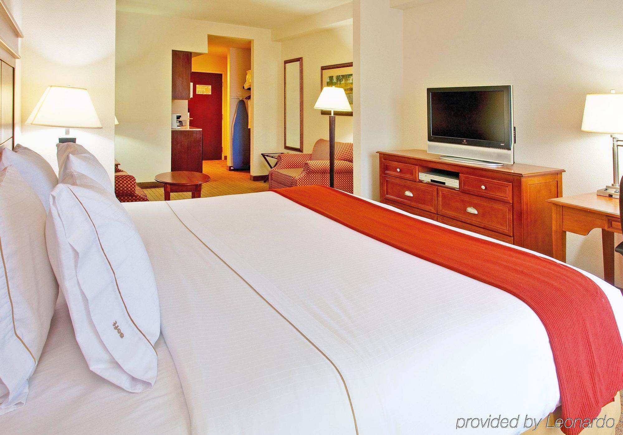 Holiday Inn Express & Suites Dyersburg By Ihg Quarto foto