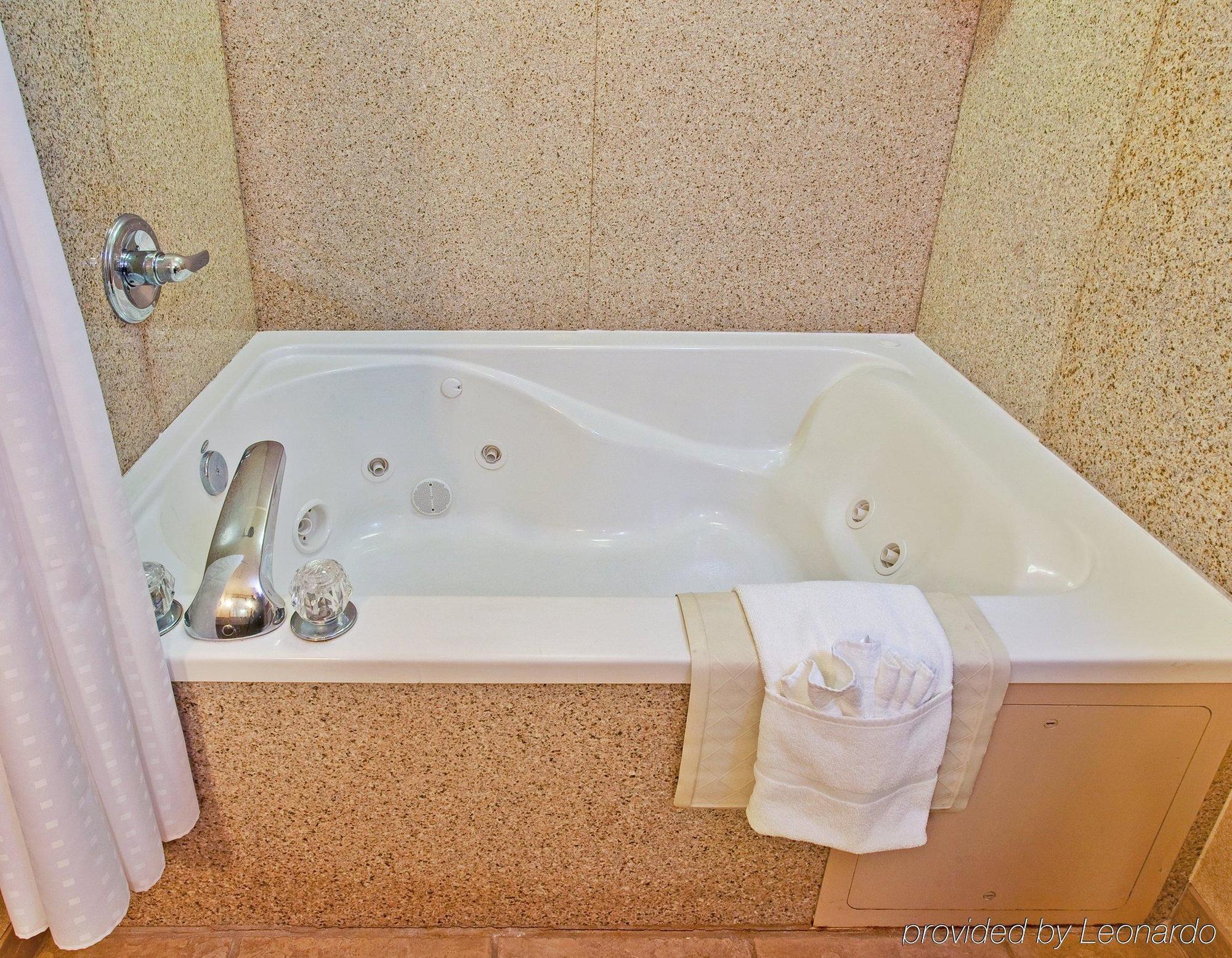Holiday Inn Express & Suites Dyersburg By Ihg Quarto foto