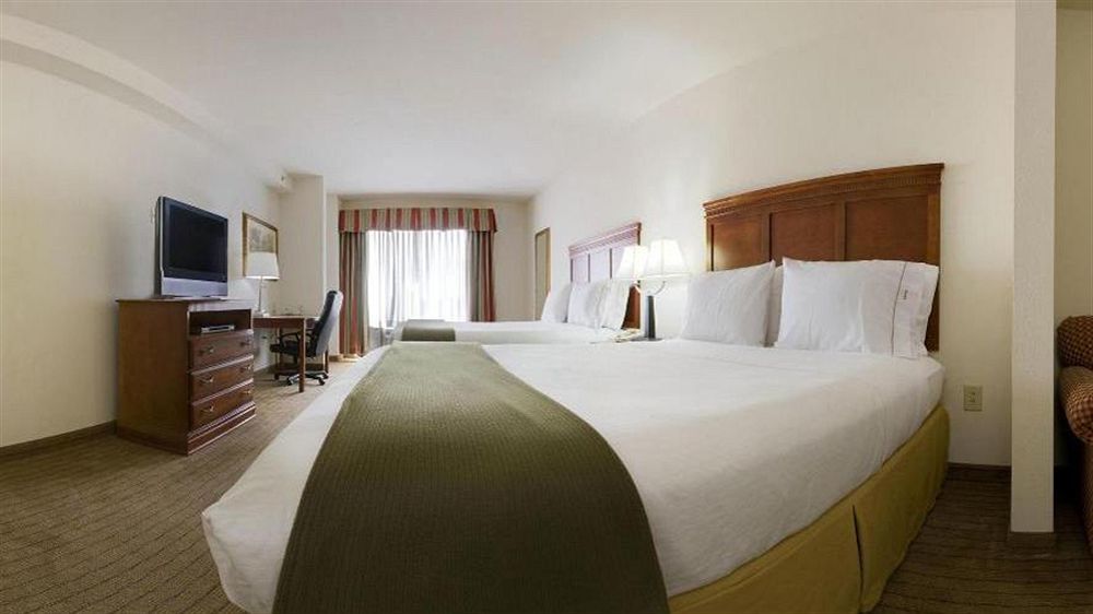 Holiday Inn Express & Suites Dyersburg By Ihg Exterior foto