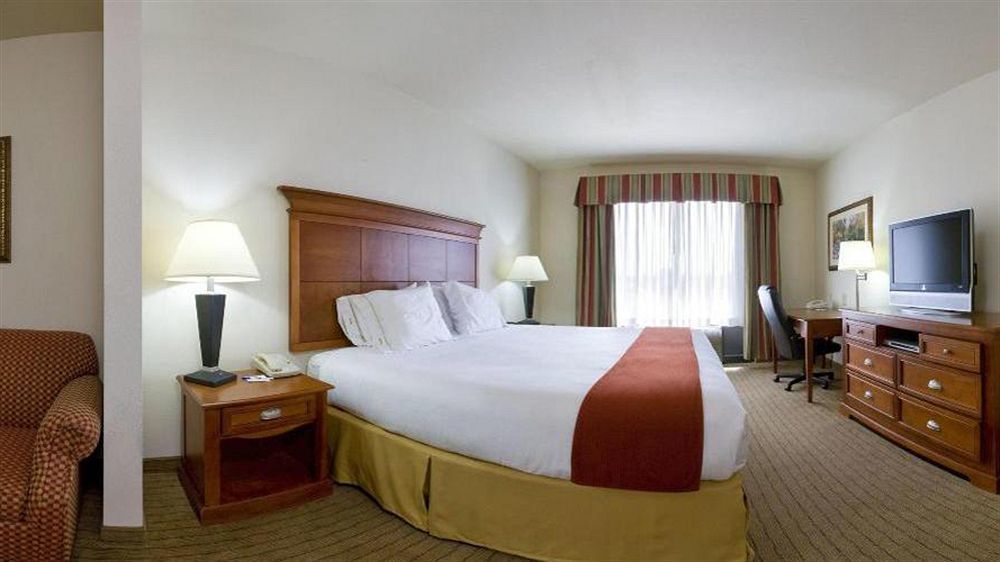 Holiday Inn Express & Suites Dyersburg By Ihg Exterior foto