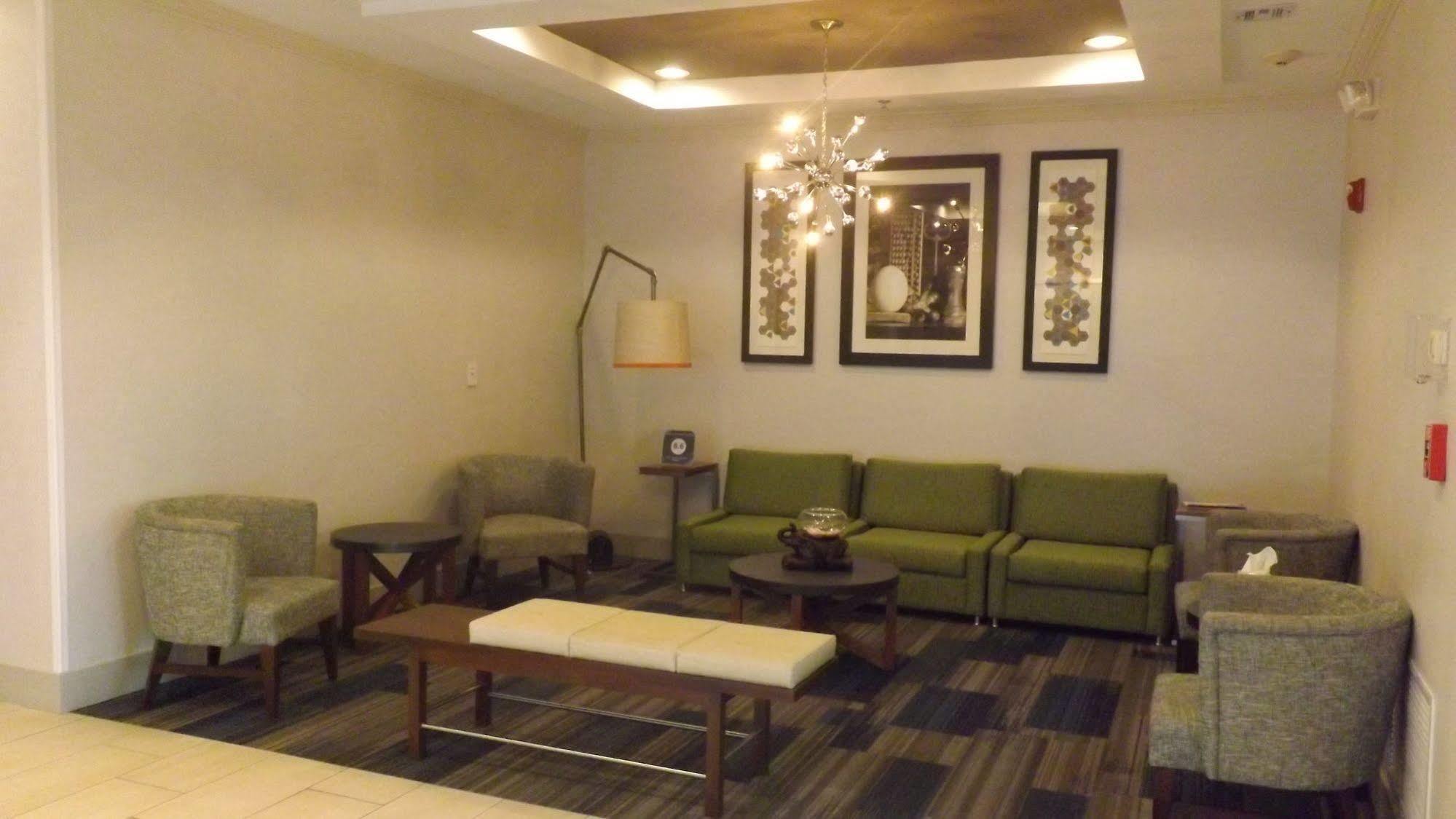 Holiday Inn Express & Suites Dyersburg By Ihg Exterior foto