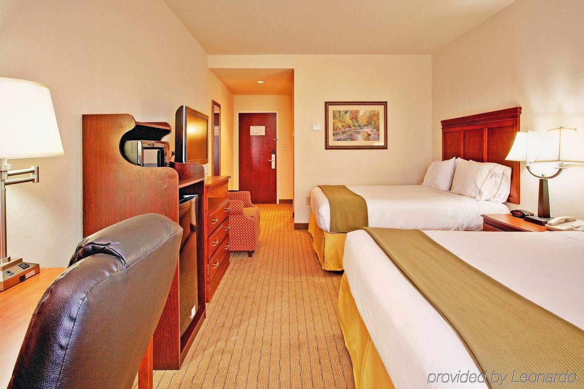Holiday Inn Express & Suites Dyersburg By Ihg Exterior foto