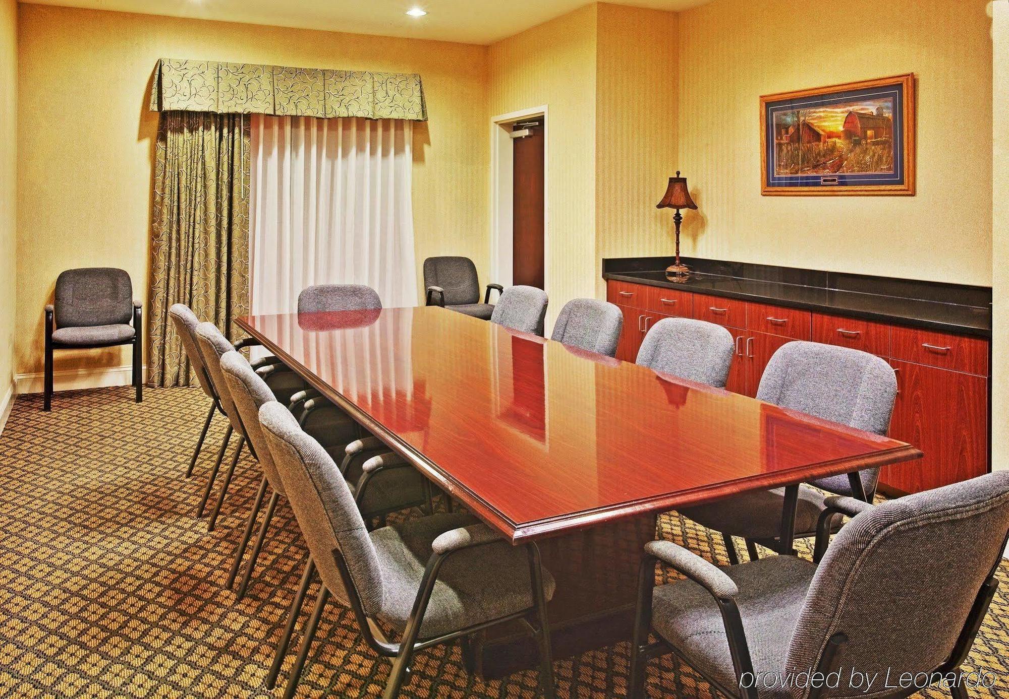 Holiday Inn Express & Suites Dyersburg By Ihg Facilidades foto